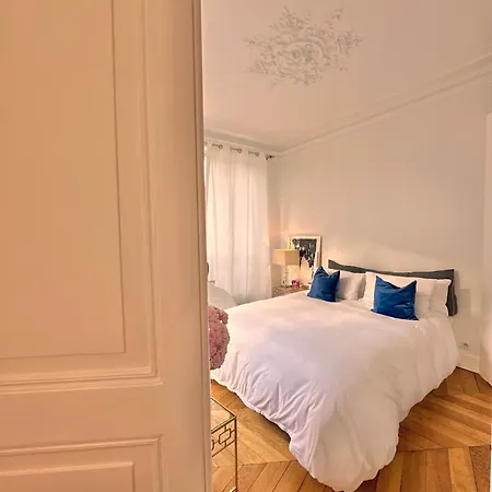 Eiffel Tower View - - Award 2026 * Parigi